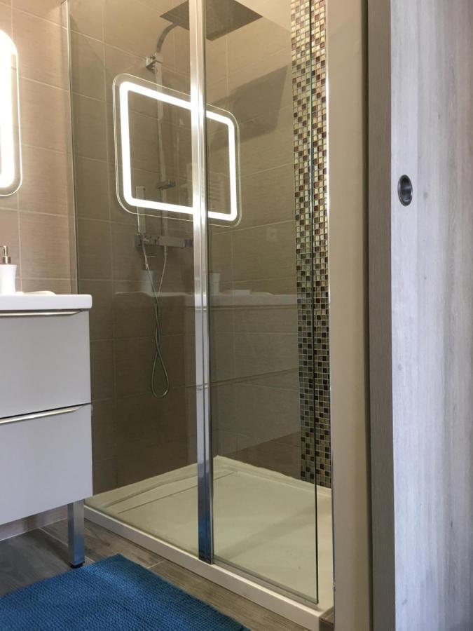 Ferienwohnung LA CASA DES PETITES MARIES terrasse clim wifi Marseilles Exterior foto